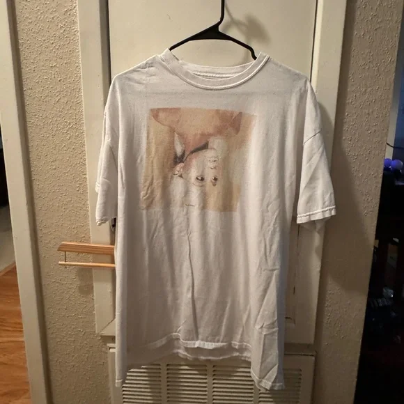 Ariana Grande Concert T-shirt❤️🔥 - Picture 3 of 4